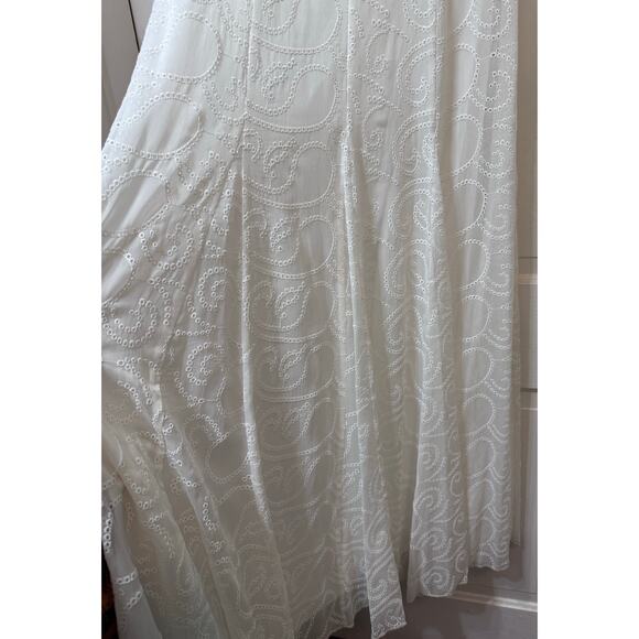 NWT Alice & Olivia White V Neck Eyelet Lace Vanna Maxi Dress Size 6 - Picture 10 of 16